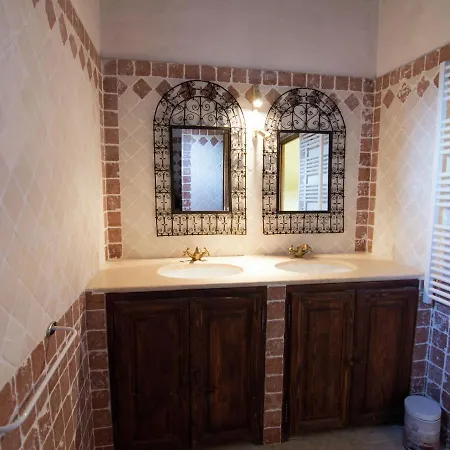 Detached With Private Pool Near N Mes
